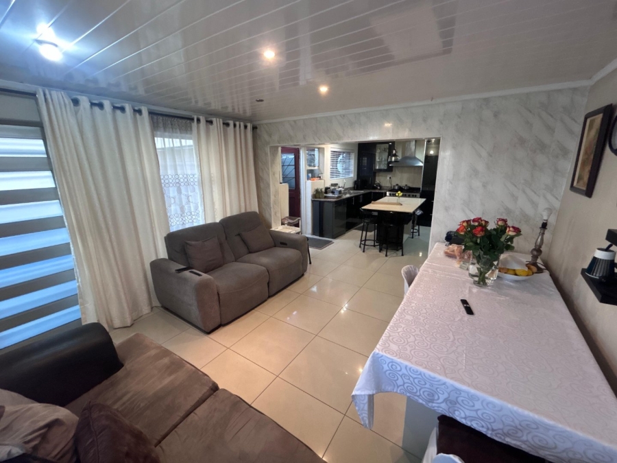 2 Bedroom Property for Sale in Portlands Western Cape